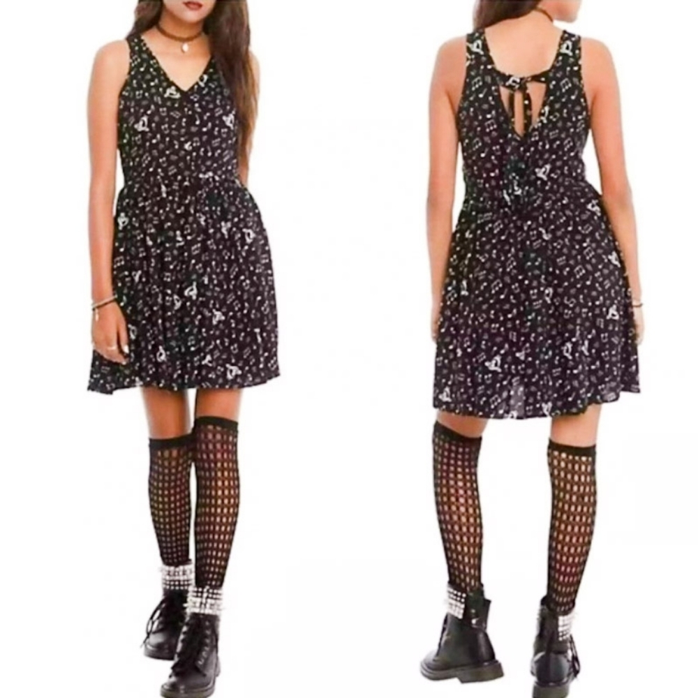 Hot Topic Vintage Black & White Music Note Fit & Flare Dress Size Large - Picture 6 of 11